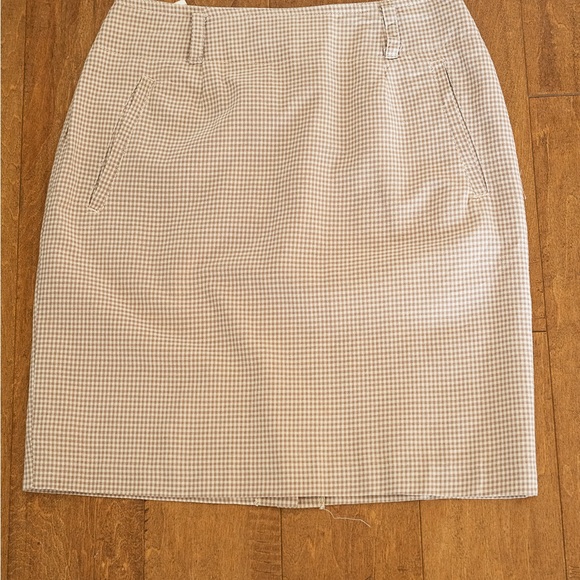 Elegant Tan Checkered Pencil Skirt - Picture 3 of 6